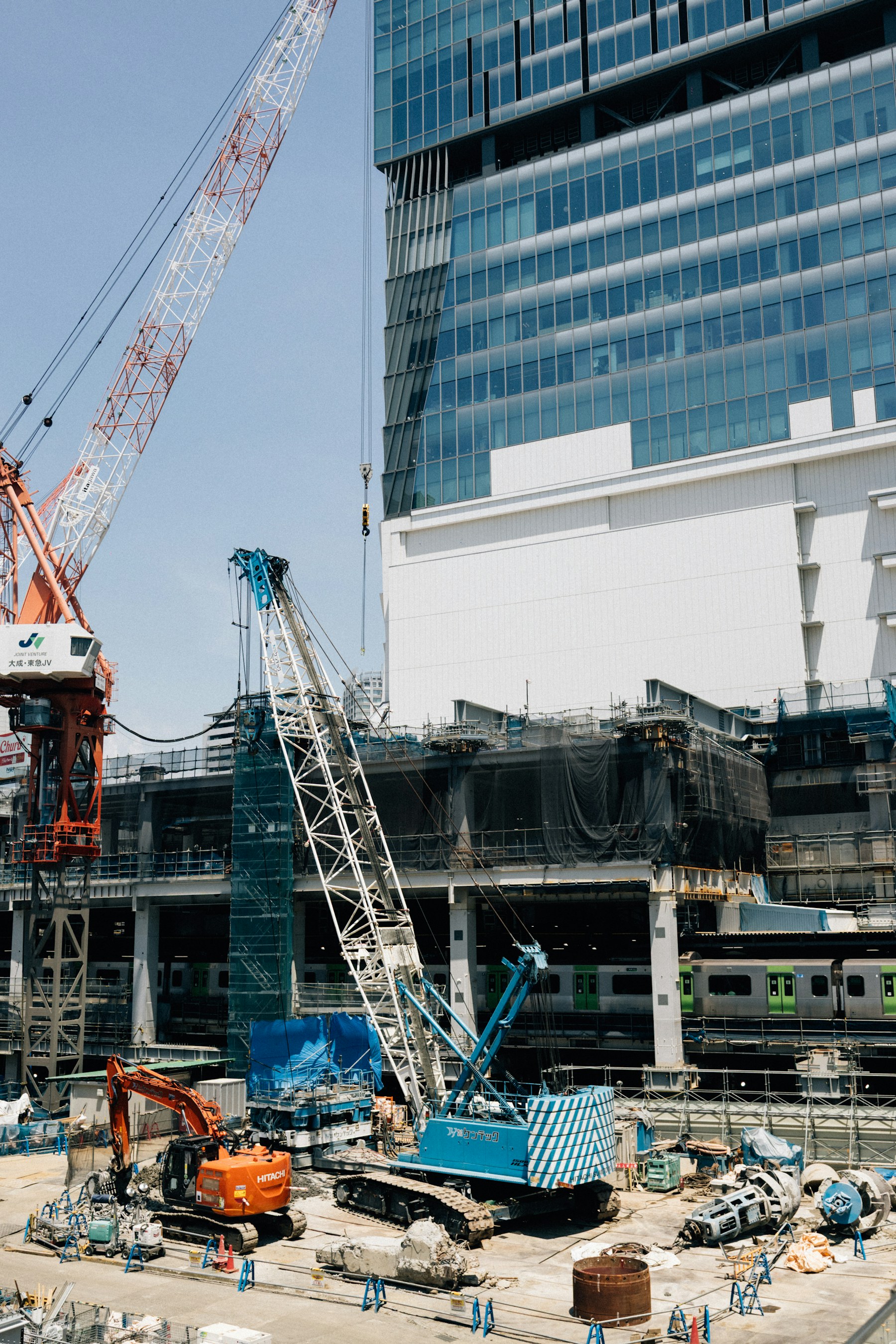 Canteiro de obras como contexto de análise de contratos